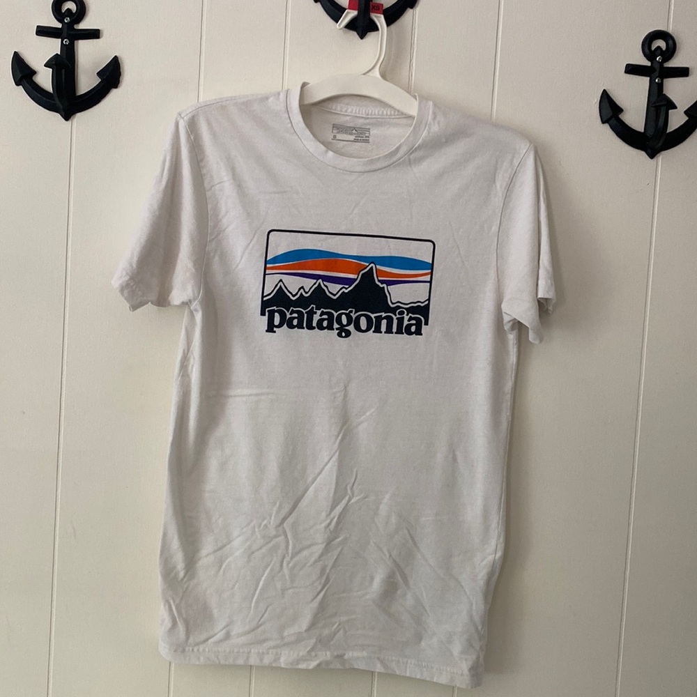EUC Patagonia Tee